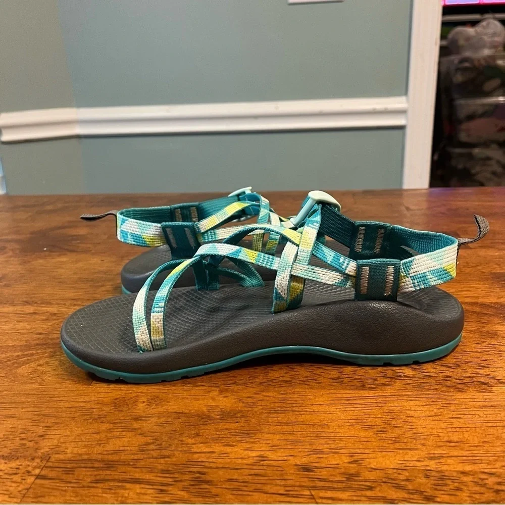 Chaco kids teal lime green white gray sandals size 6